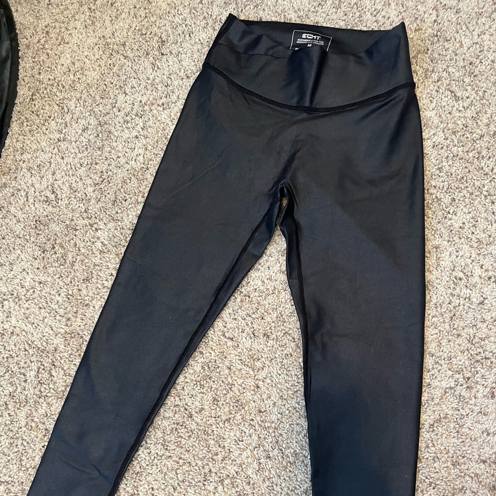 Echt cross front leggings size medium